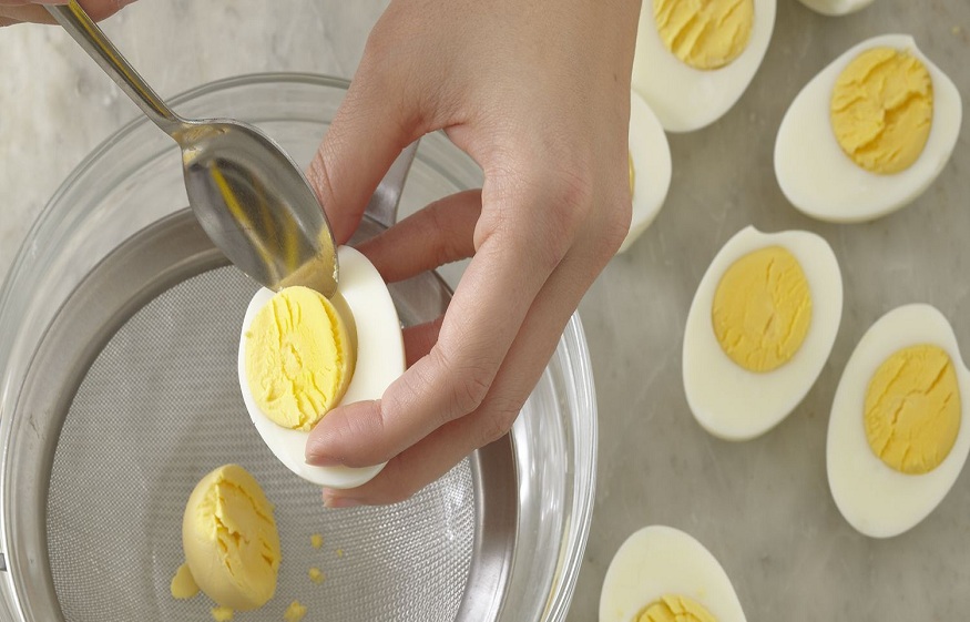 Slice Boiled Eggs Without Breaking the Yolk